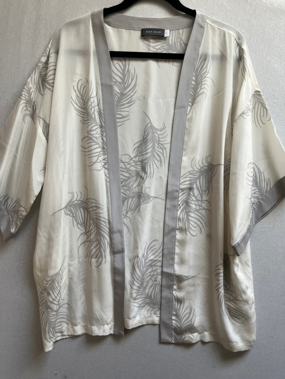Mint Velvet 100% Silk Grey Feather Print Kimono w/ Pockets Size 14